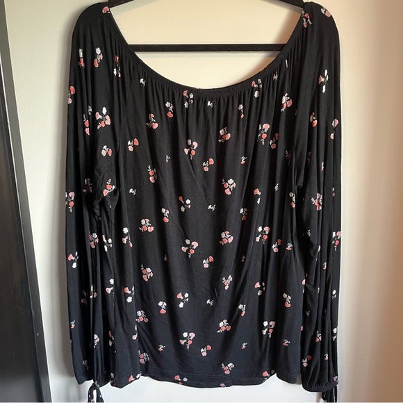 Love & Legend long sleeve top - Picture 2 of 4